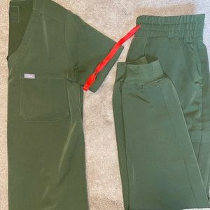 Figs Scrub Set (Limited Edition Dark Olive)